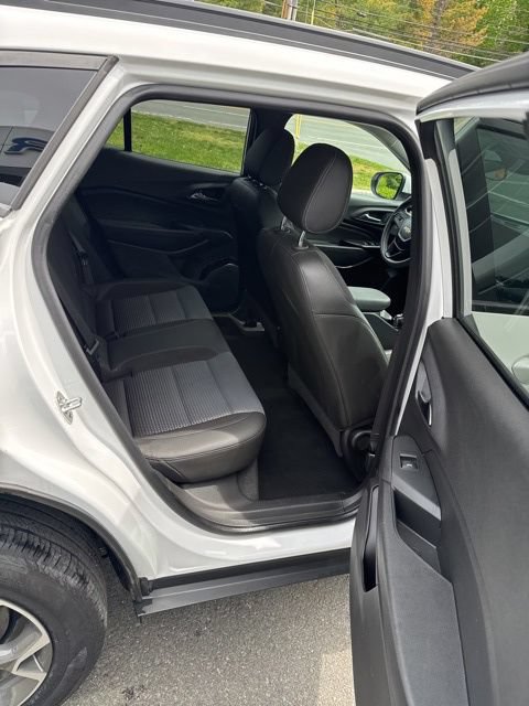 Used 2024 Chevrolet Trax LT FWD image 21