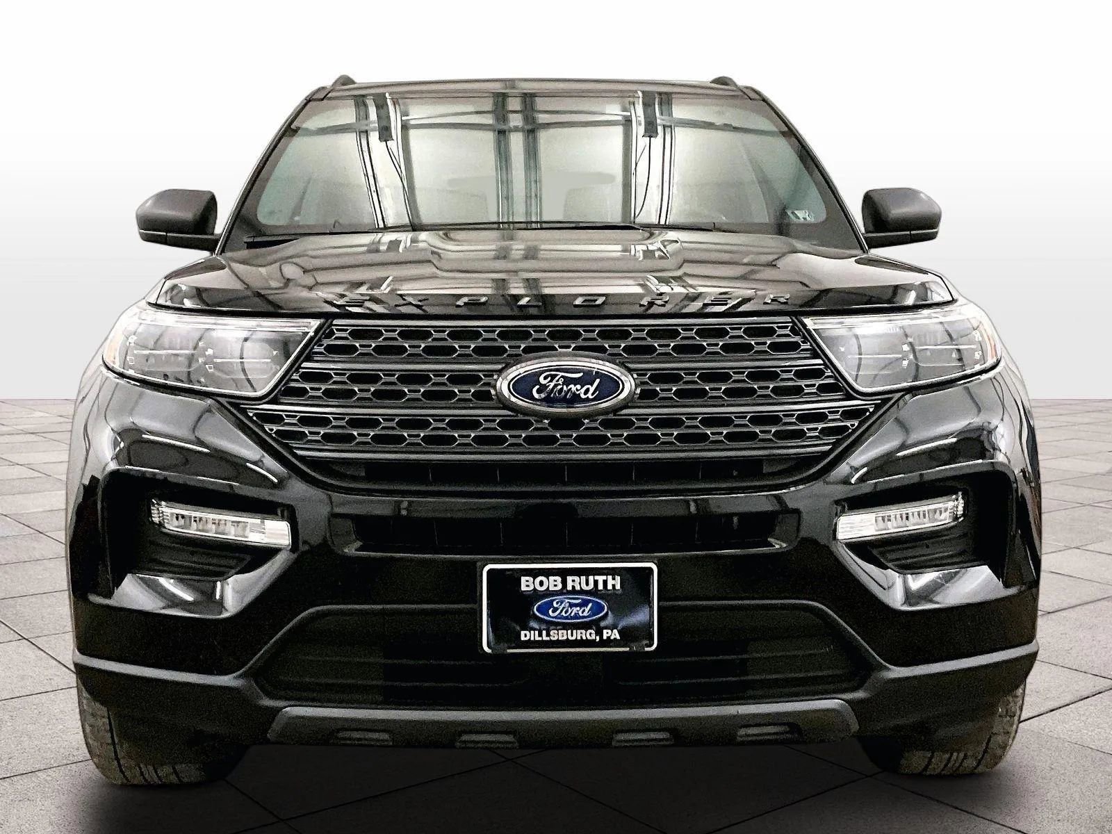 Certified 2021 Ford Explorer XLT w/ Equipment Group 202A image 3