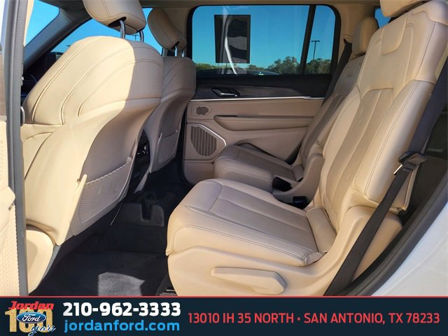 Used 2022 Jeep Grand Cherokee L Limited image 16