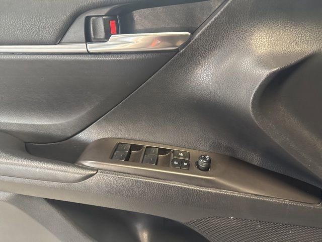 Used 2023 Toyota Camry SE image 17