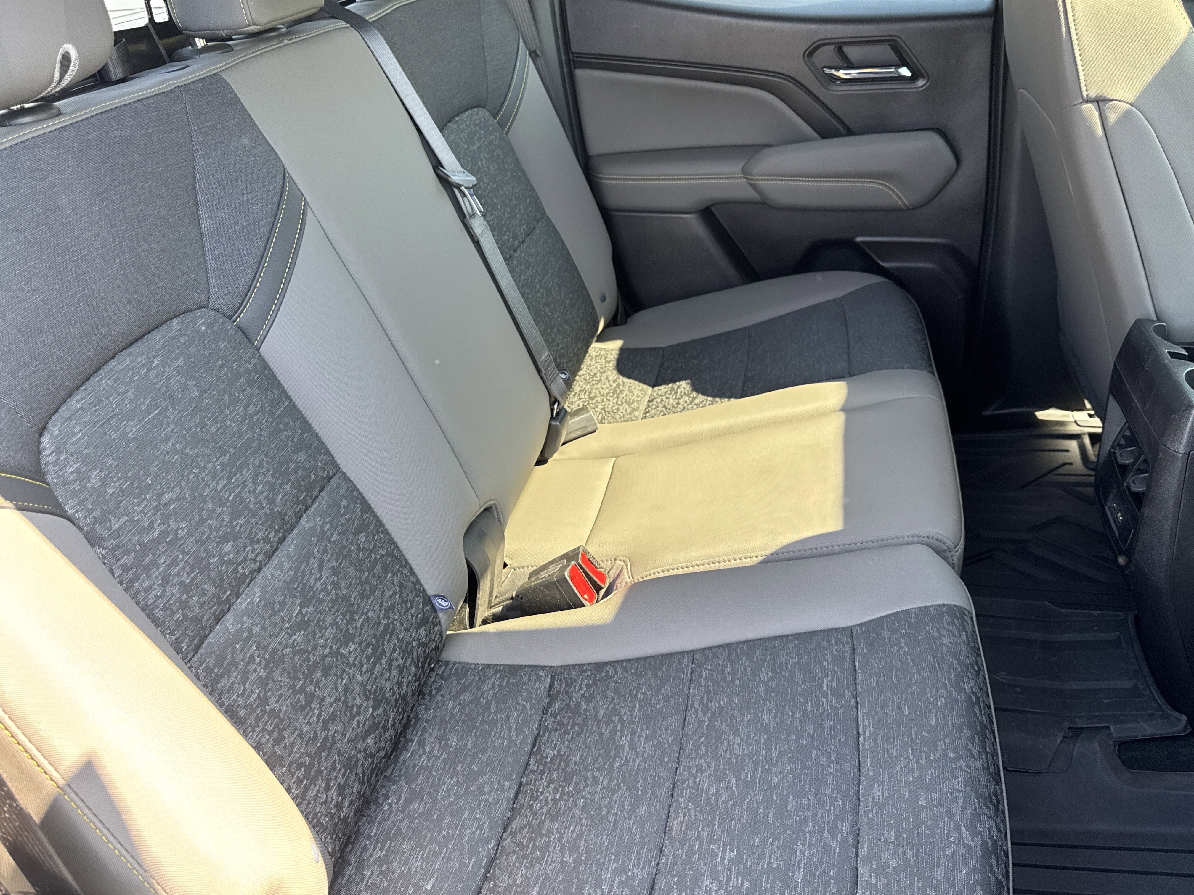 Used 2024 Chevrolet Colorado ZR2 w/ Technology Package image 17