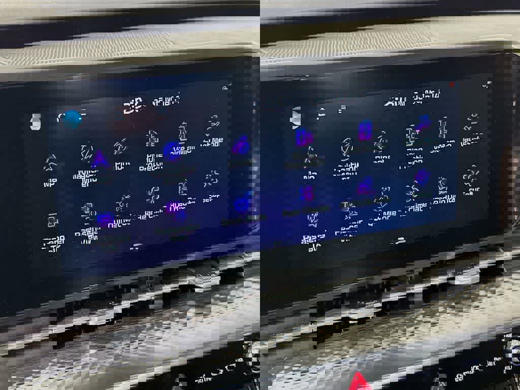 Used 2023 Kia Carnival SX Prestige image 20