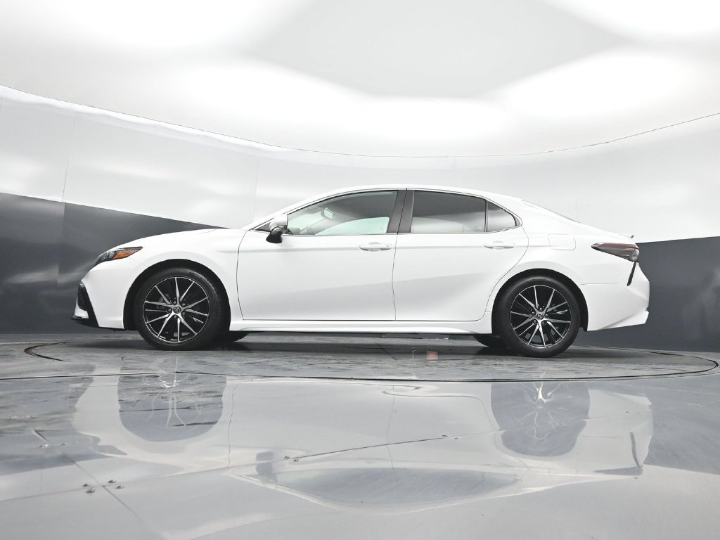 Used 2023 Toyota Camry SE w/ Cold Weather Package FWD image 46