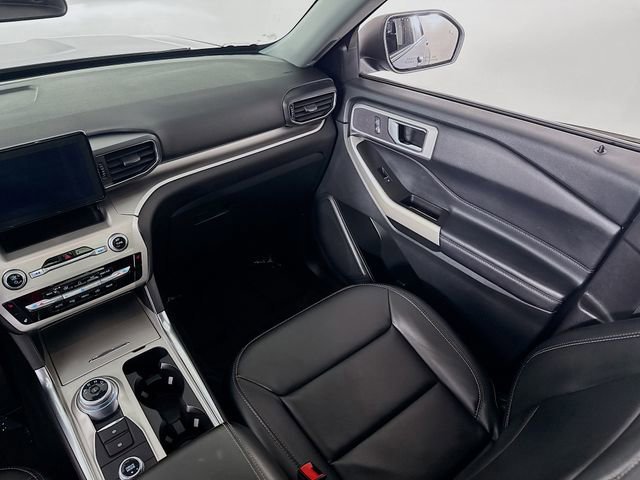 Certified 2022 Ford Explorer XLT w/ Equipment Group 202A image 23