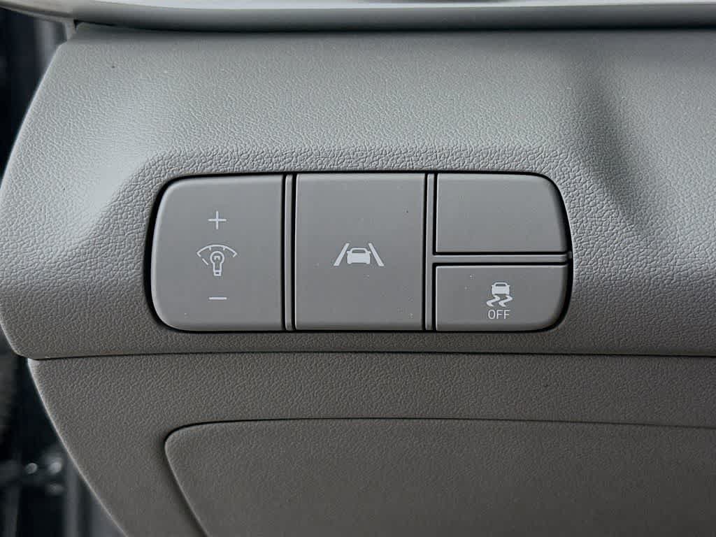 Used 2022 Hyundai Elantra SEL FWD image 25