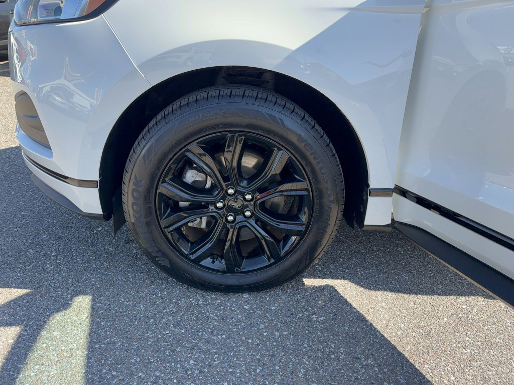Certified 2022 Ford Edge SE w/ Black Appearance Package AWD/4WD image 32