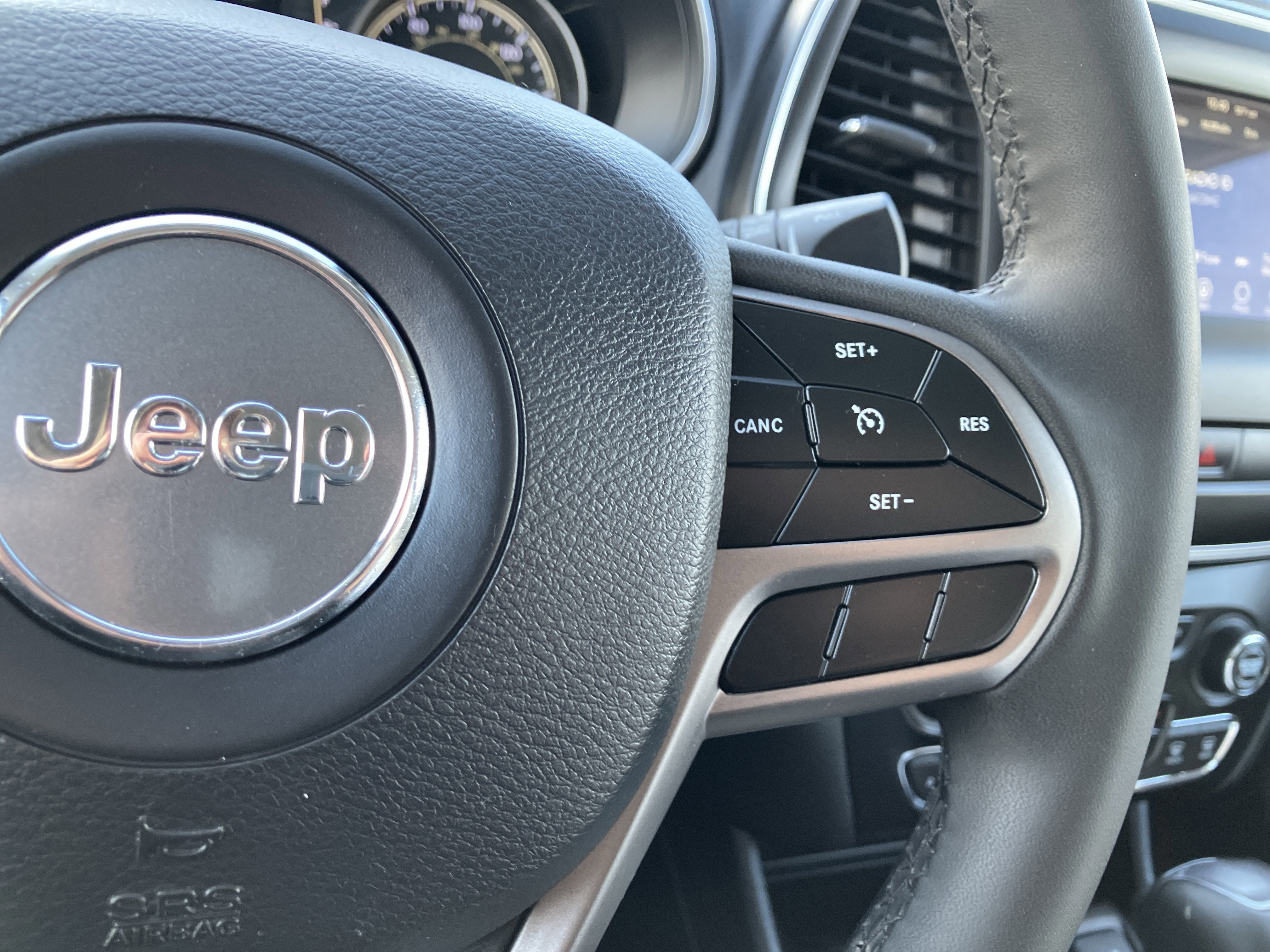 Used 2020 Jeep Cherokee Latitude Plus image 34