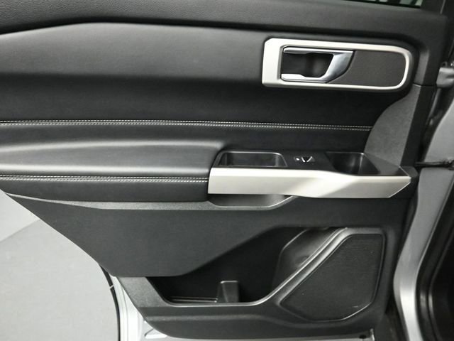Certified 2022 Ford Explorer XLT w/ Equipment Group 202A image 41