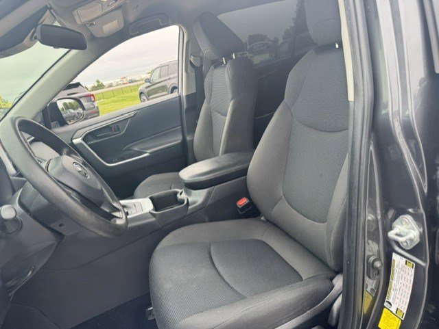 Used 2023 Toyota RAV4 LE AWD/4WD image 13