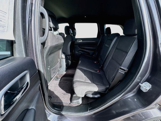 Used 2018 Jeep Grand Cherokee Laredo AWD/4WD image 16