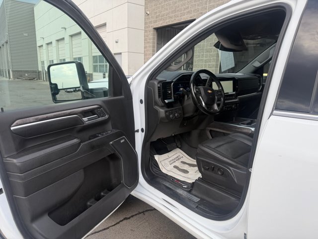 Used 2022 Chevrolet Silverado 2500 LTZ w/ LTZ Plus Package AWD/4WD image 24