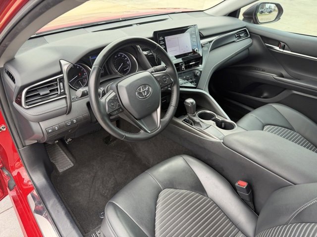 Used 2021 Toyota Camry SE w/ Carpet Mat Package (TMS) image 11