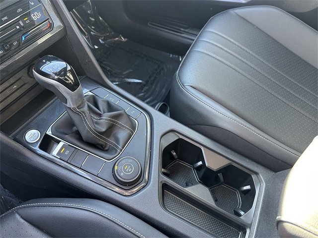 Used 2023 Volkswagen Tiguan SE R-Line image 25