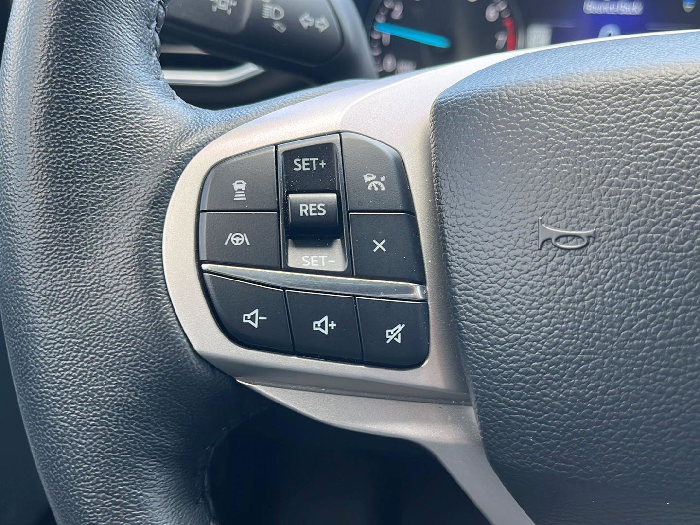 Certified 2023 Ford Explorer XLT w/ Equipment Group 202A image 27