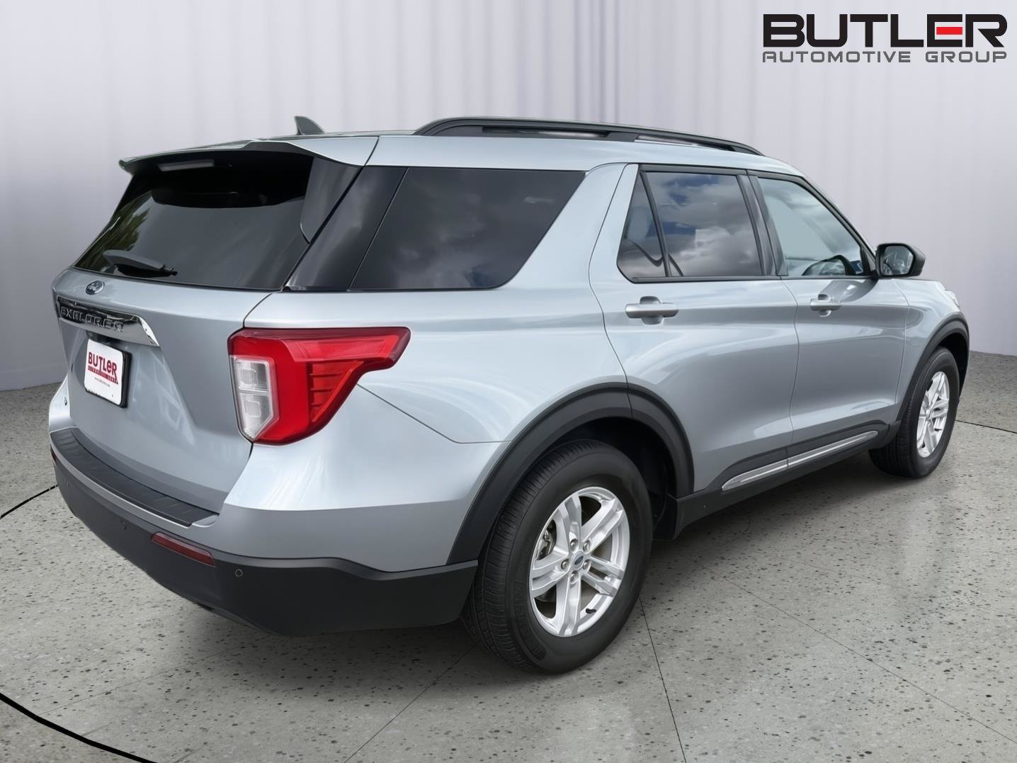 Certified 2023 Ford Explorer XLT RWD image 8