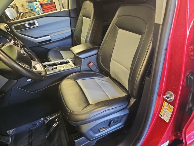 Certified 2023 Ford Explorer XLT w/ Equipment Group 202A RWD image 15