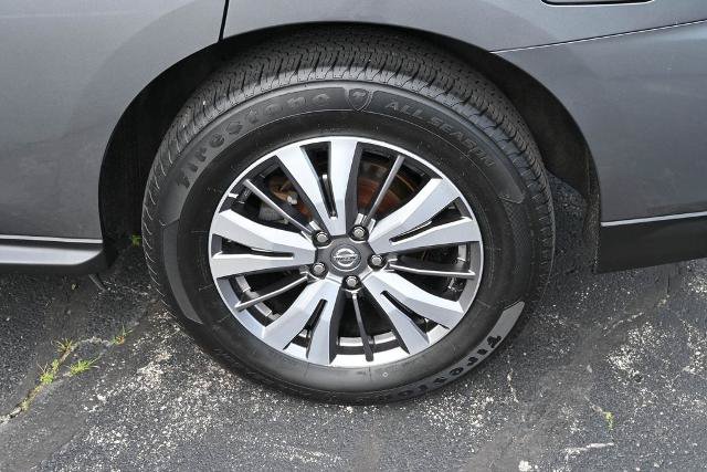 Used 2020 Nissan Pathfinder S AWD/4WD image 14