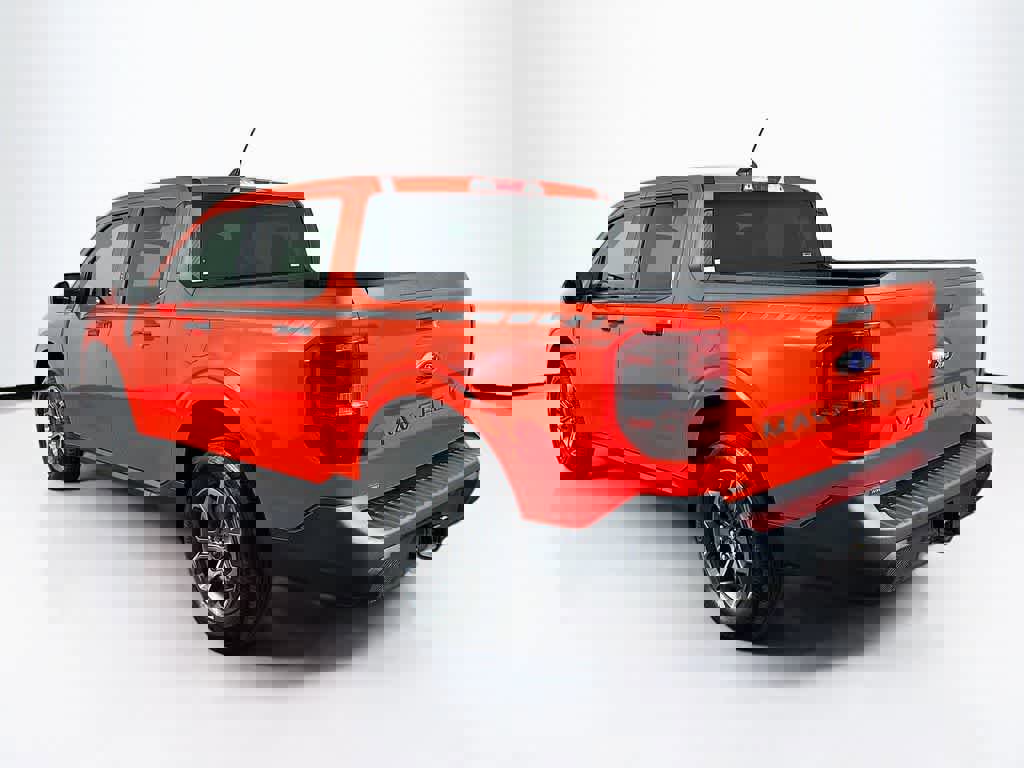 Certified 2022 Ford Maverick XLT w/ XLT Luxury Package image 3