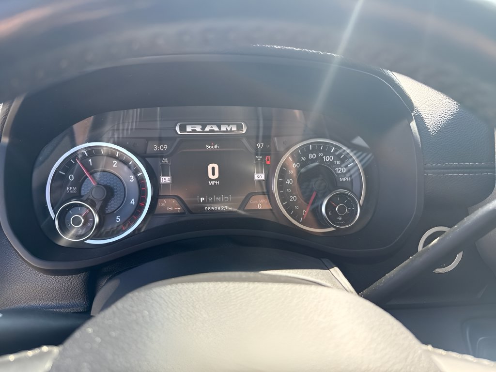Used 2022 RAM 3500 Laramie AWD/4WD image 16