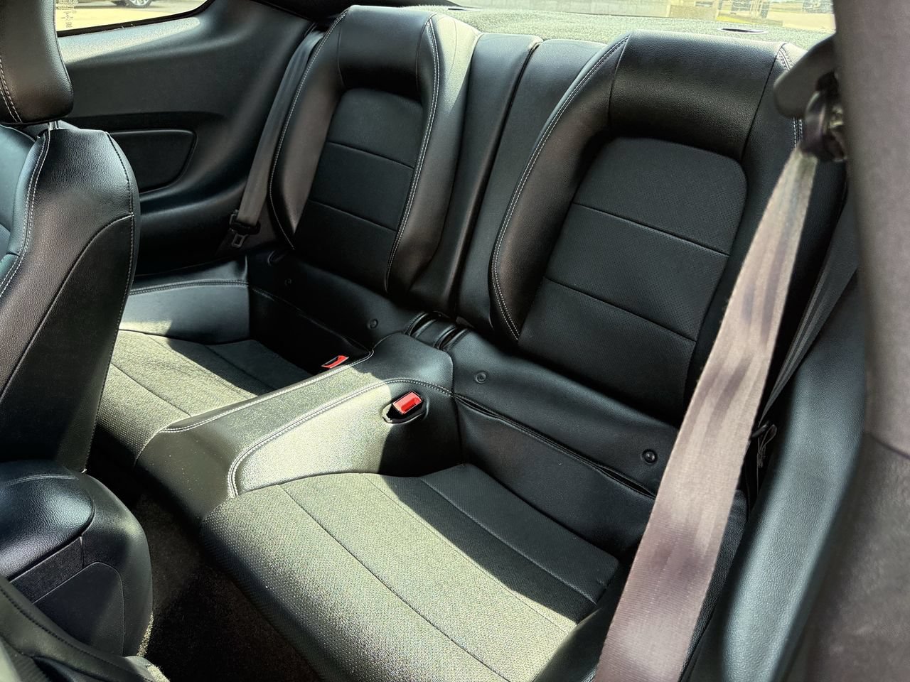 Certified 2018 Ford Mustang Premium RWD image 26