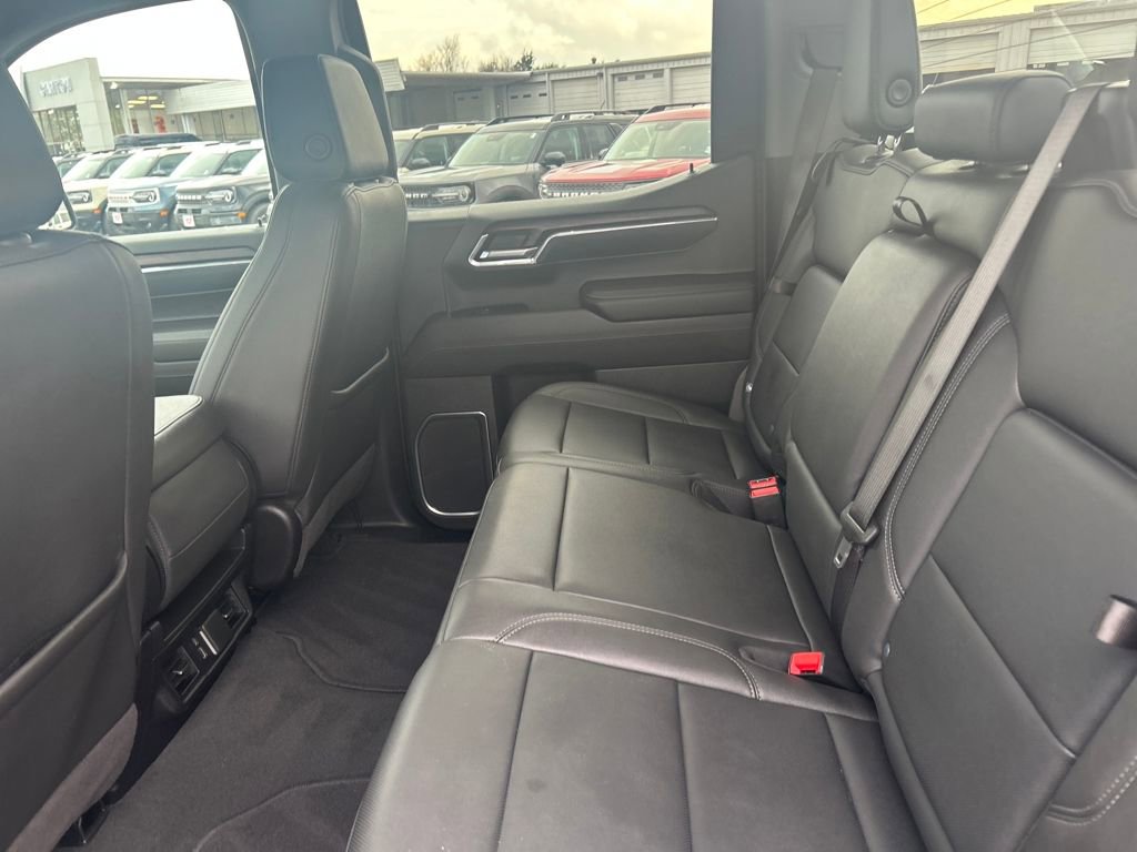 Used 2024 GMC Sierra 1500 SLT image 16