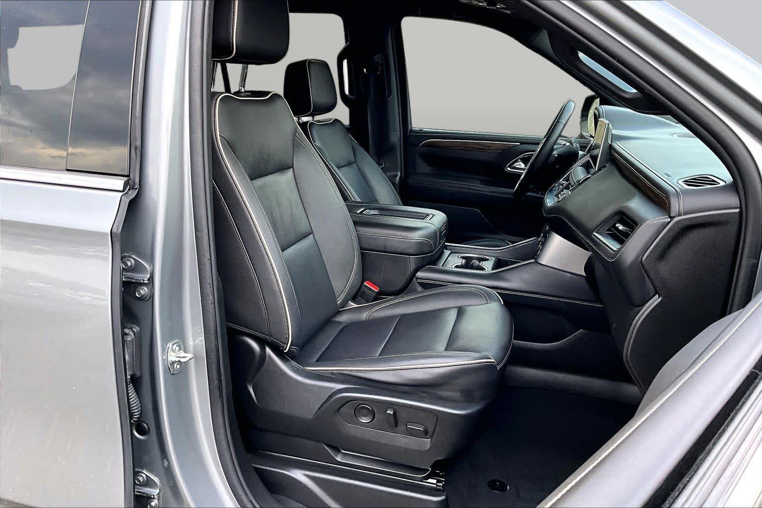 Used 2023 Chevrolet Tahoe Premier w/ Max Trailering Package AWD/4WD image 8