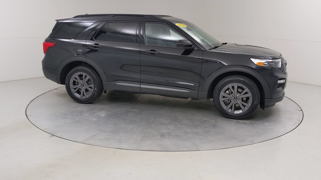 Certified 2024 Ford Explorer XLT w/ Equipment Group 202A AWD/4WD image 12