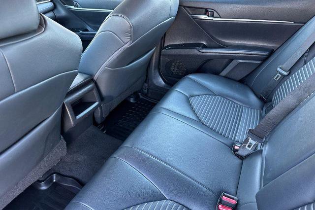 Used 2018 Toyota Camry SE image 12