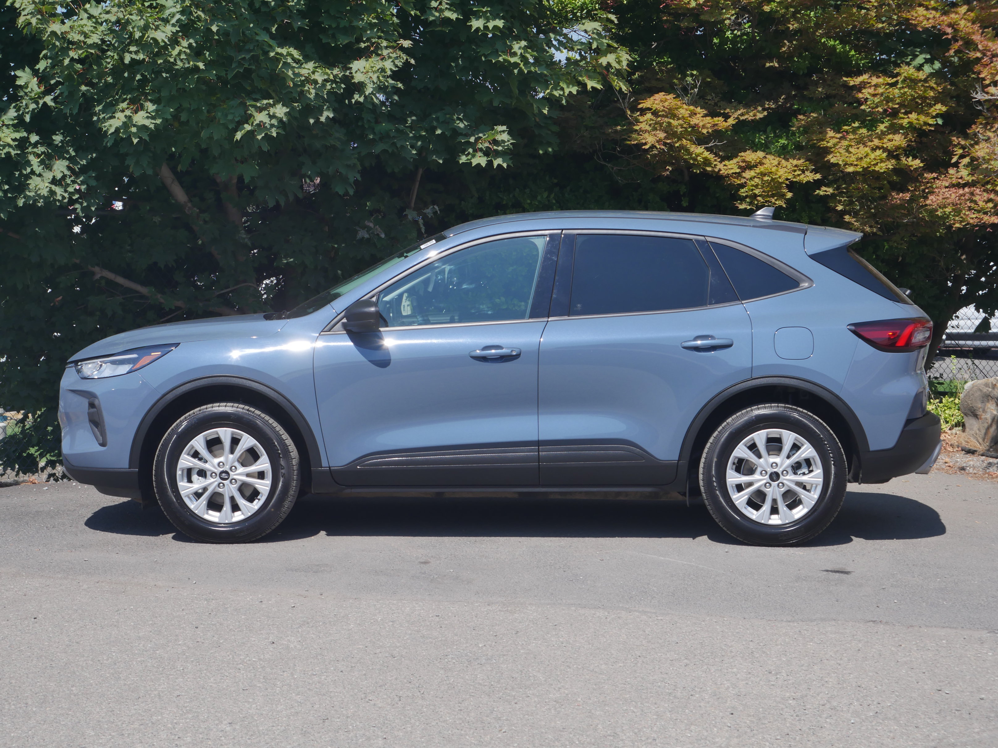 Certified 2025 Ford Escape Active AWD/4WD image 16
