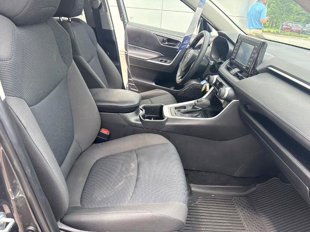 Used 2022 Toyota RAV4 LE FWD image 31