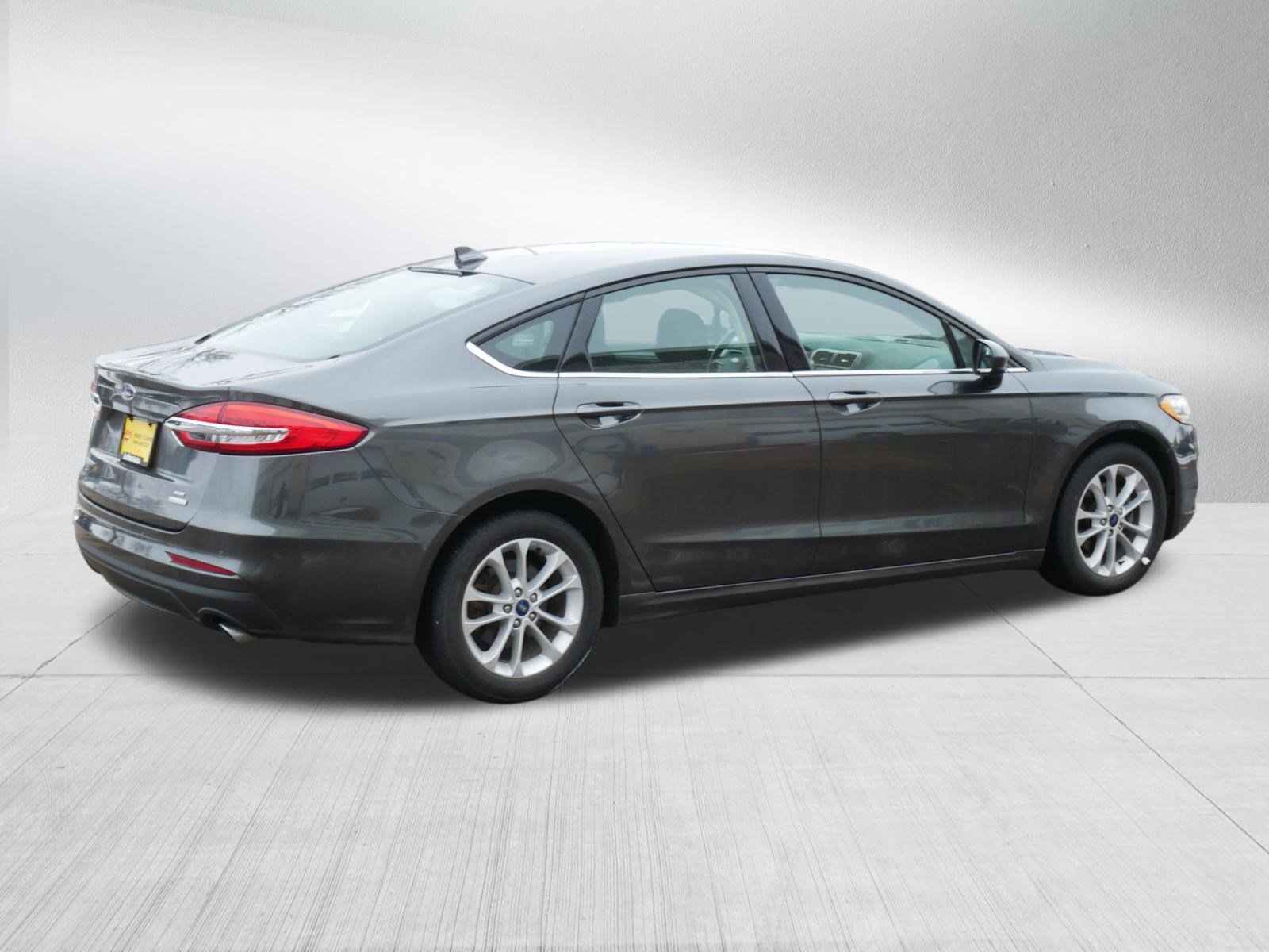 Certified 2020 Ford Fusion SE image 5