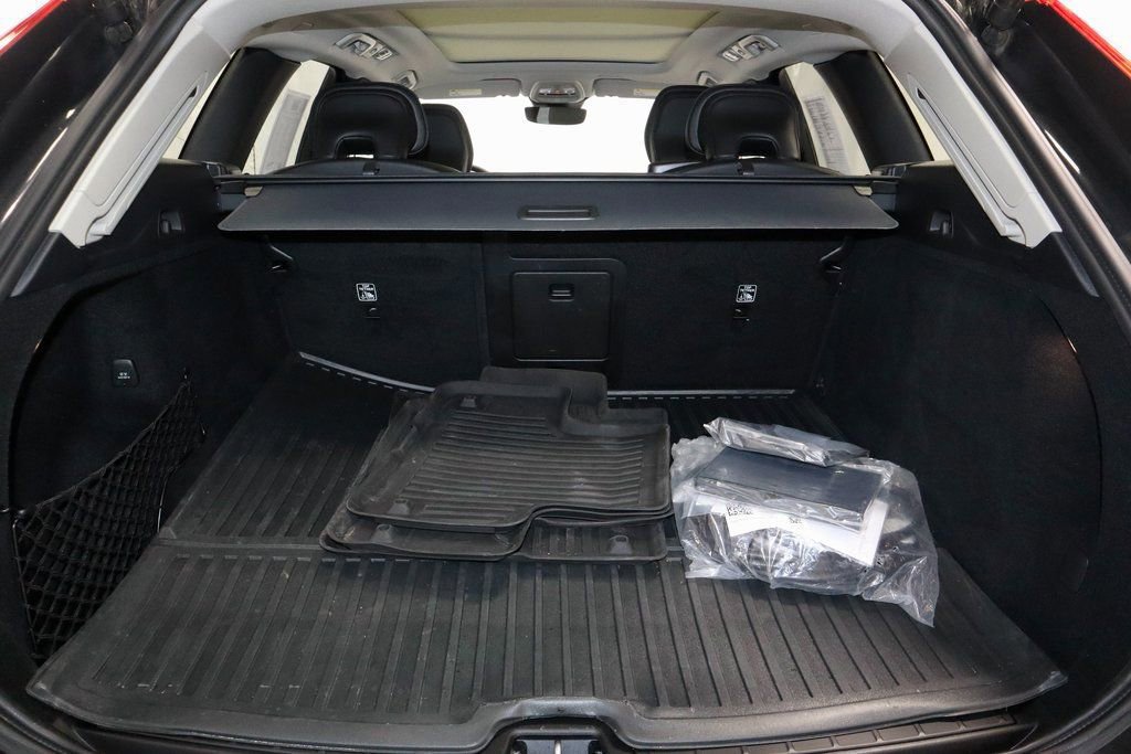 Used 2024 Volvo XC60 T8 Core image 13