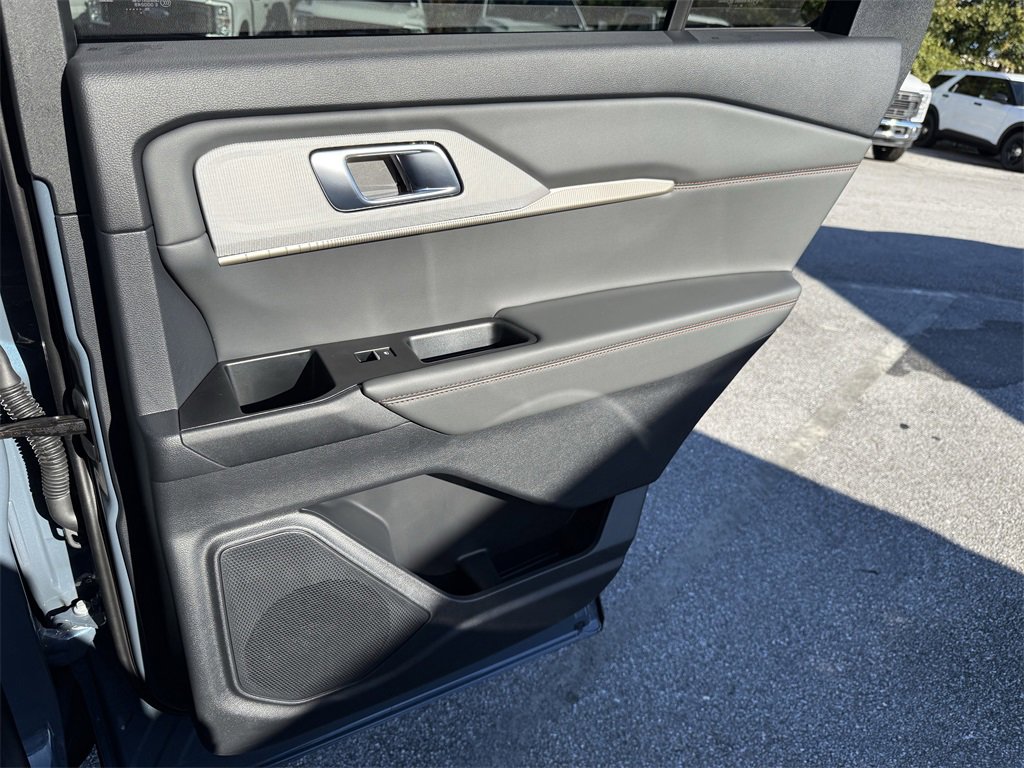 Certified 2025 Ford Explorer Active image 36