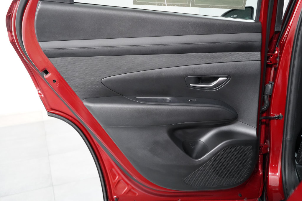 Used 2025 Hyundai Tucson SEL AWD/4WD image 31