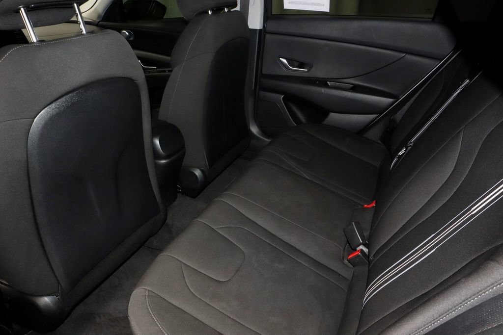 Used 2023 Hyundai Elantra SEL FWD image 19