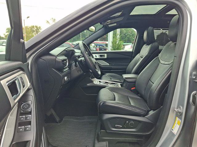 Certified 2020 Ford Explorer ST w/ Premium Technology Package AWD/4WD image 13