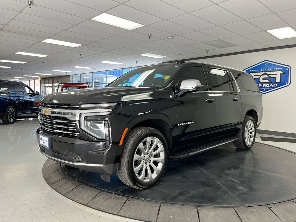 Used 2025 Chevrolet Suburban Premier w/ Sun And Tow Package AWD/4WD image 4