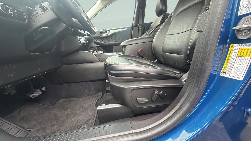 Certified 2023 Ford Escape Platinum AWD/4WD image 21