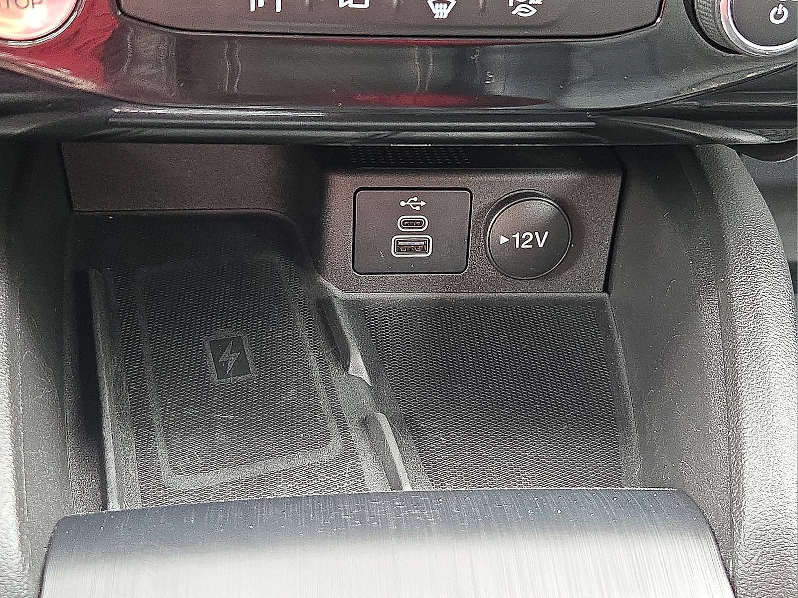 Certified 2025 Ford Escape SE w/ PHEV Premium Package FWD image 19