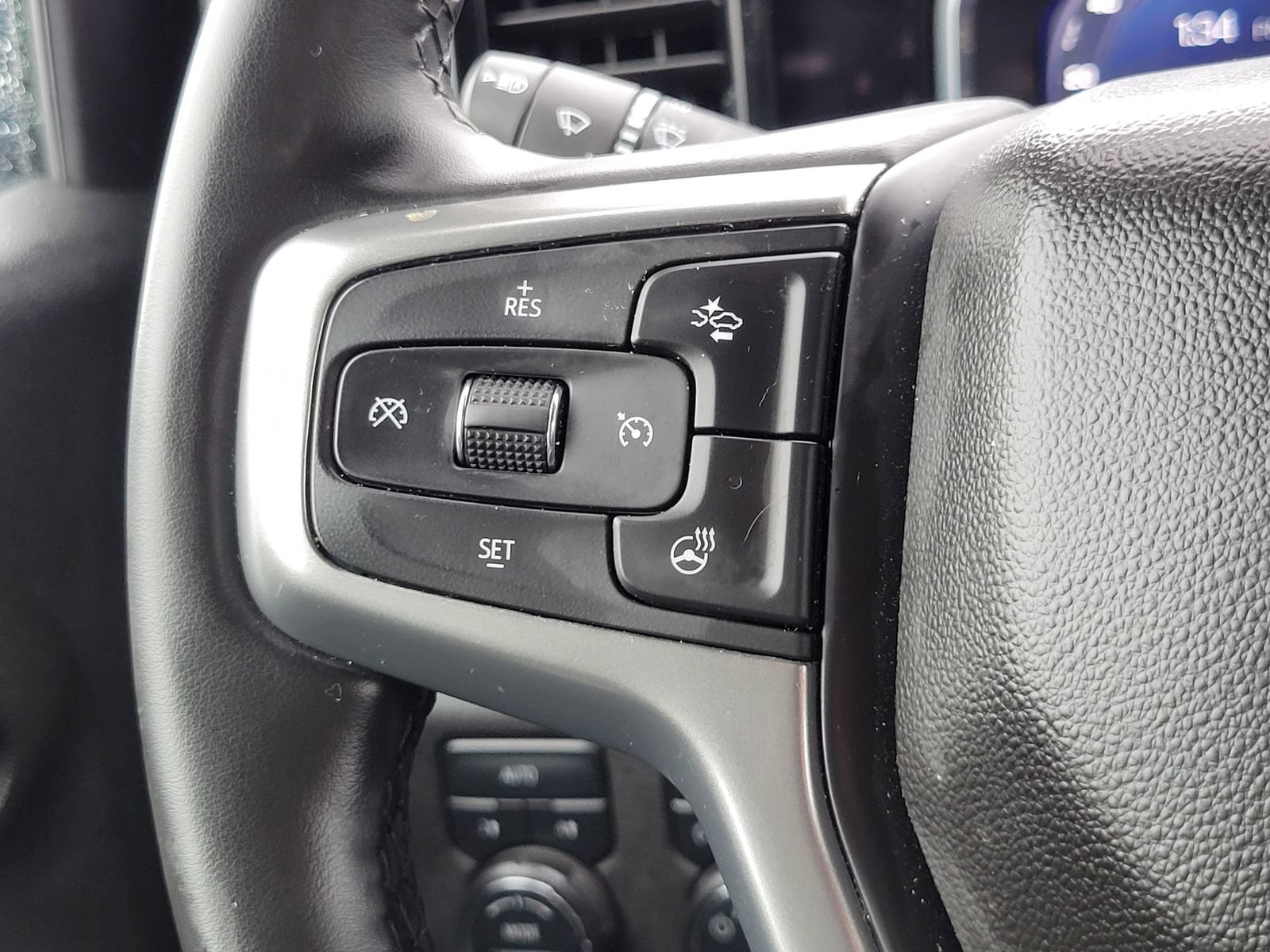 Used 2025 Chevrolet Silverado 1500 LT AWD/4WD image 13