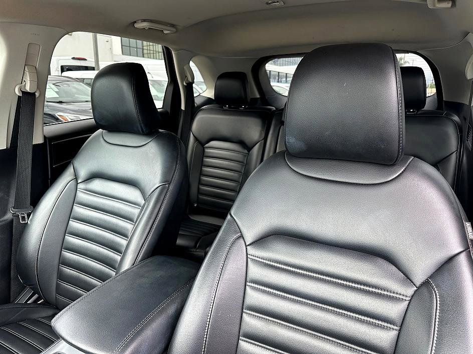 Certified 2022 Ford Edge SEL image 17