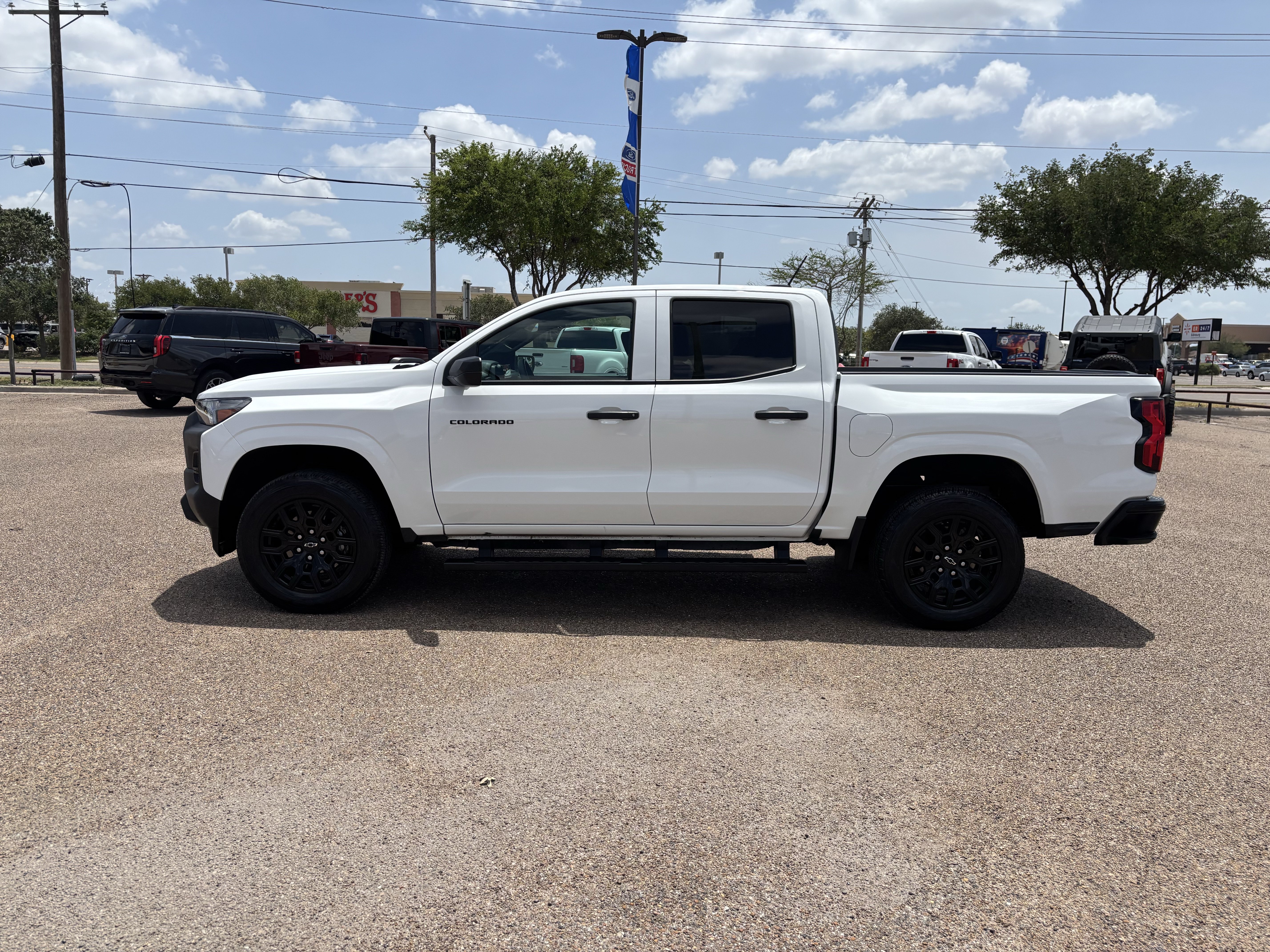 Used 2026 Chevrolet Colorado W/T w/ WT Custom Package RWD image 2