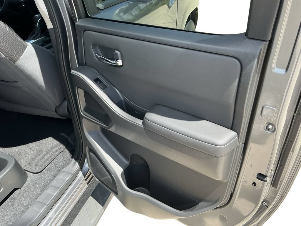 Used 2024 Nissan Frontier SV RWD image 27