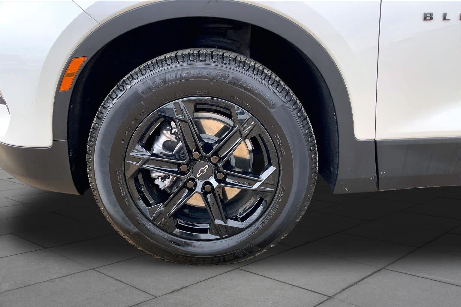 Used 2023 Chevrolet Blazer LT w/ Midnight/Sport Edition FWD image 11