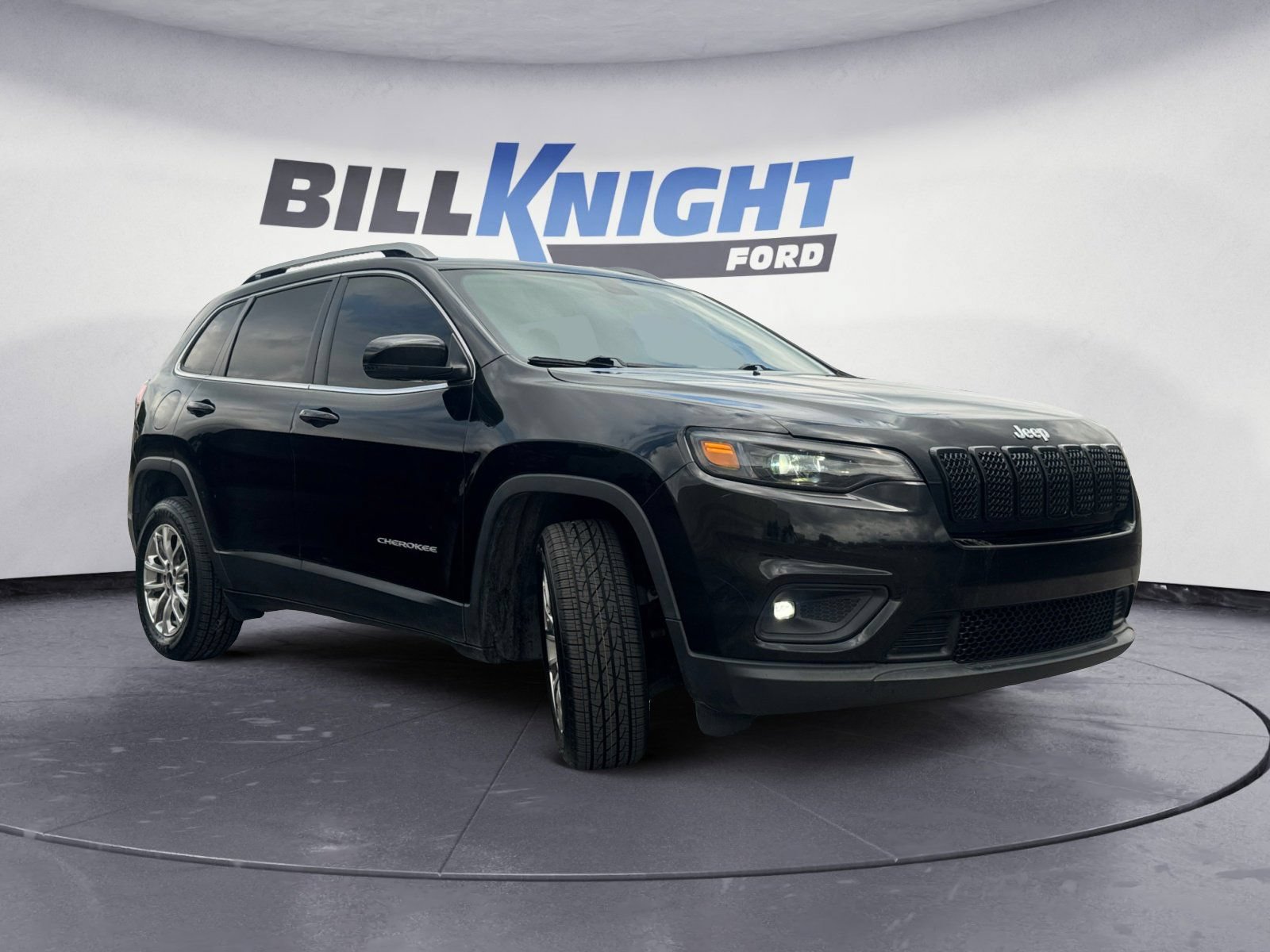Used 2019 Jeep Cherokee Latitude Plus w/ Cold Weather Group FWD image 7