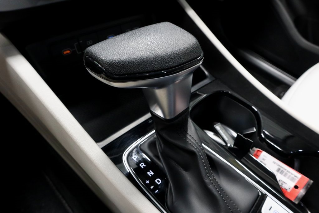 Used 2025 Hyundai Tucson SE image 30