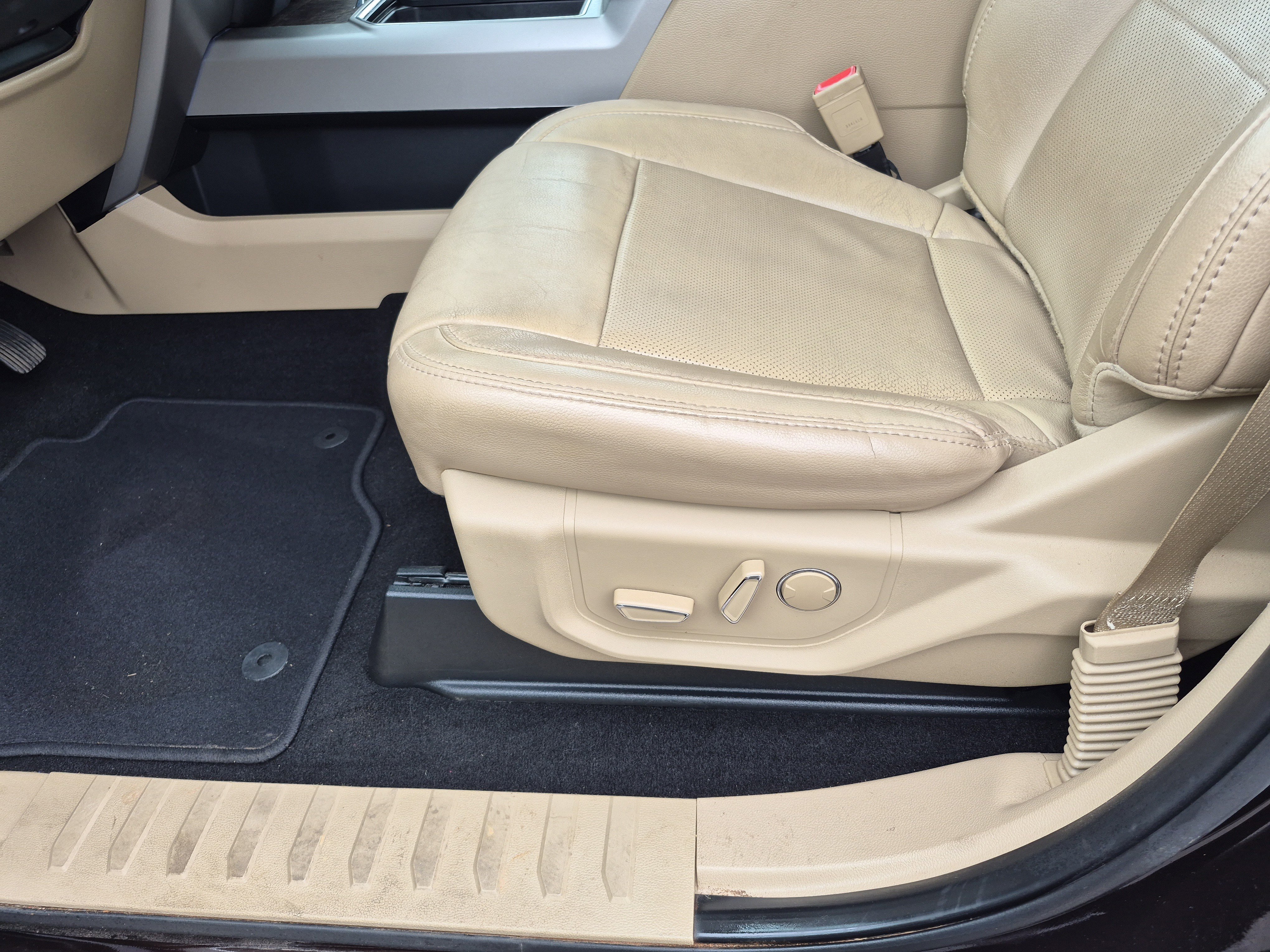 Certified 2019 Ford F250 Lariat w/ Lariat Value Package RWD image 16