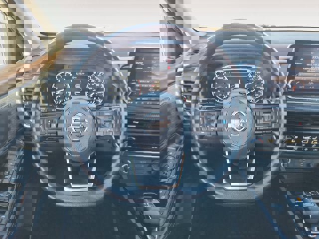 Used 2023 Nissan Rogue SV image 12