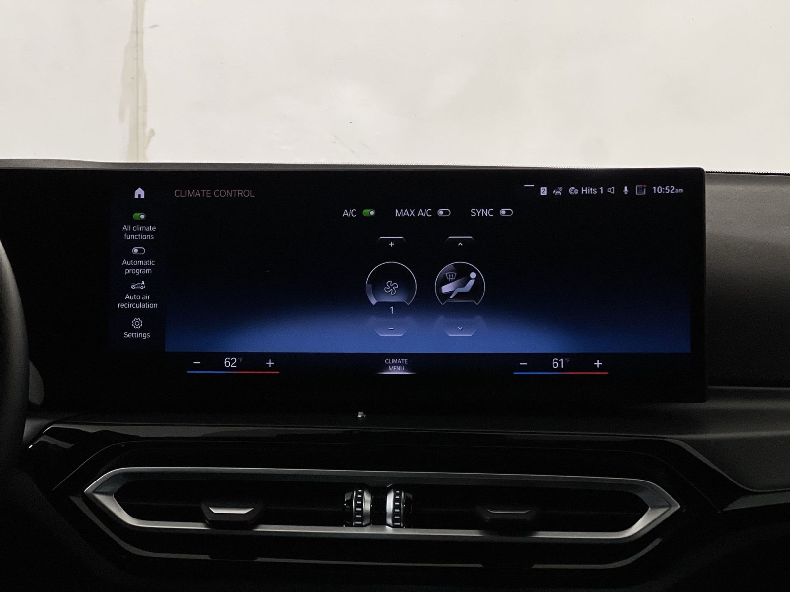Used 2024 BMW 230i Coupe w/ Convenience Package RWD image 21