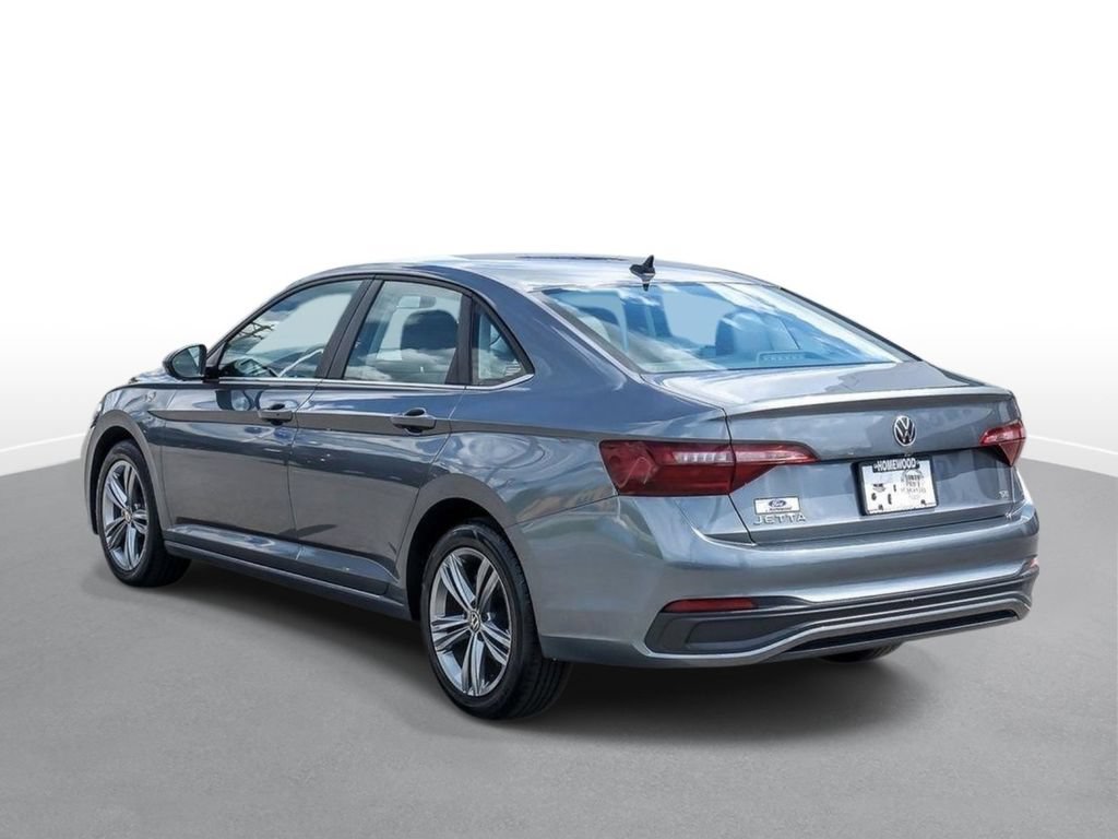 Used 2024 Volkswagen Jetta SE FWD image 6